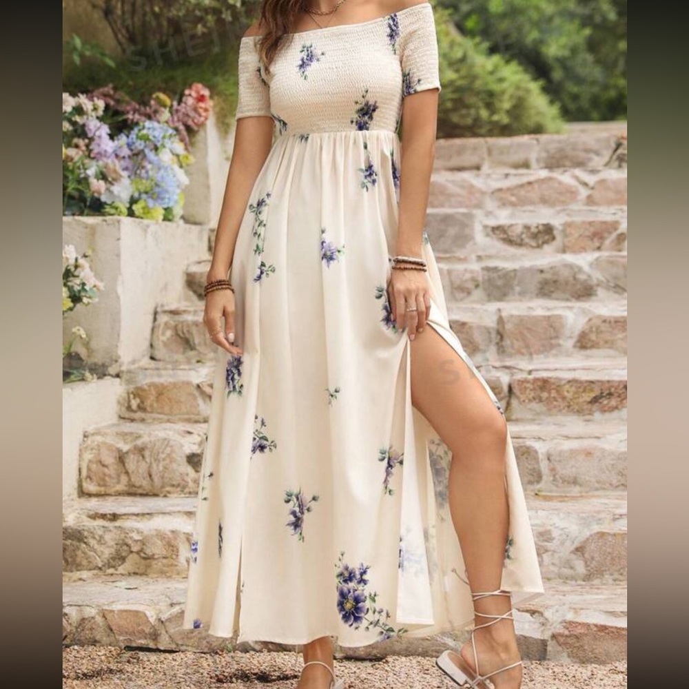 Feminine long dress. Worn once, size small (4)